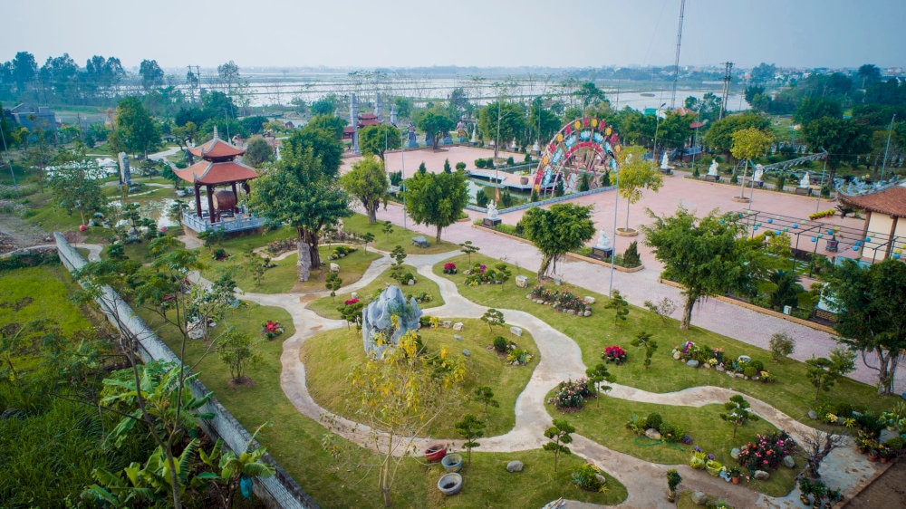 Toàn bộ khung cảnh xanh mướt của chùa Ninh Tảo